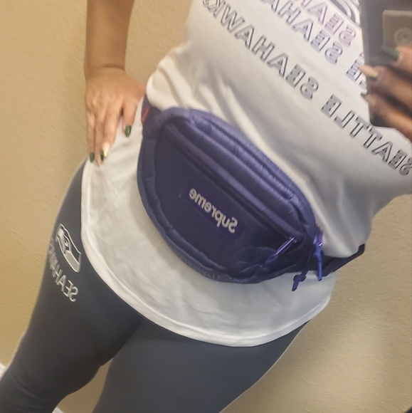 Supreme waist bag 💜 - Picture 4 of 6